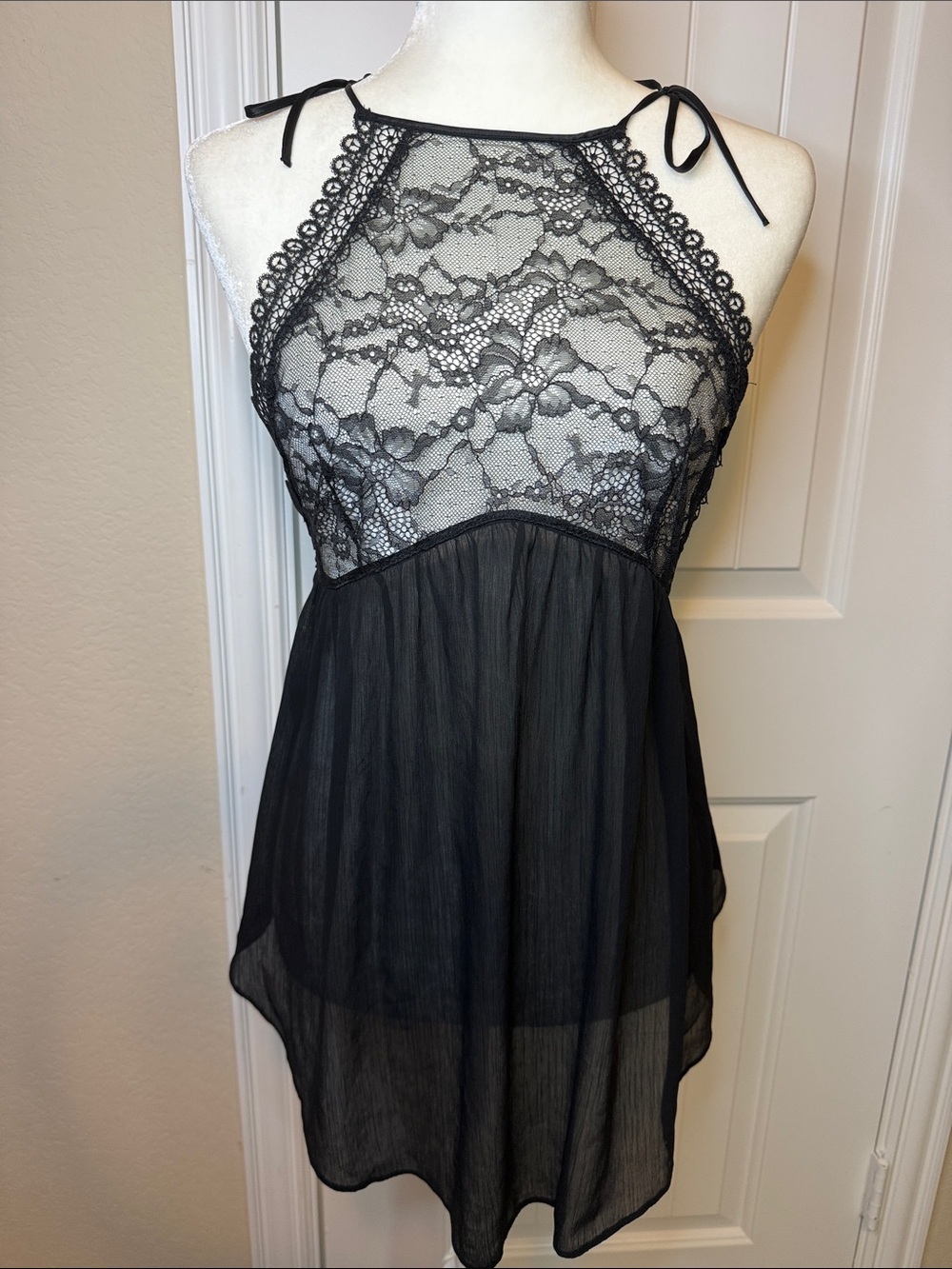 Victoria's Secret Women's Black Tie Straps Lace Semi Sheer Lingerie Top Medium